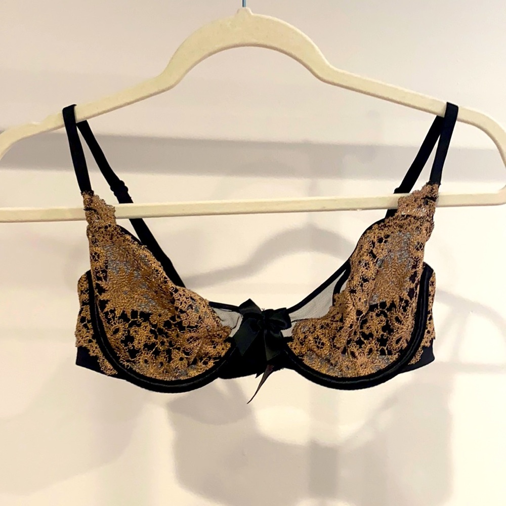 Black lace bra